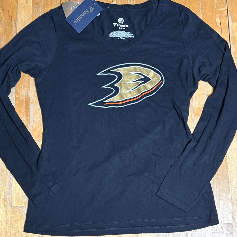 NWT Fanatics Anaheim Ducks women’s long sleeve shirt
